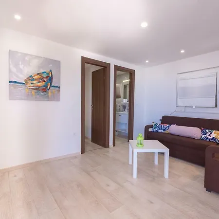 Mobile Luna Apartament
