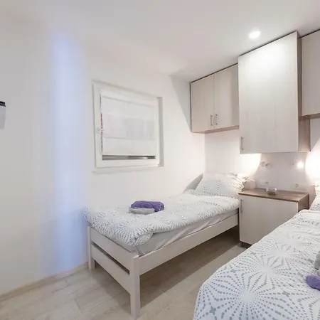 Mobile Luna Apartament *